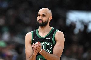 手感不佳!德里克-怀特18投仅5中拿到15分4板4助 三分11中3 手感不佳!德里克-怀特18投仅5中拿到15分4板4助 三分11中3